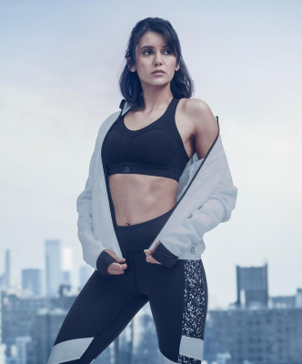 Nina Dobrev
