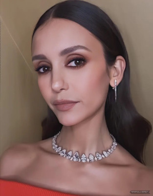 Nina Dobrev