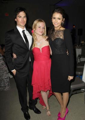 Nina Dobrev pic #445576