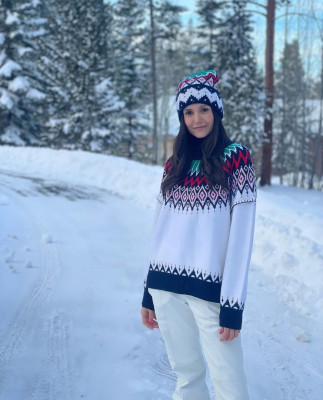 Nina Dobrev