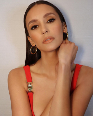 Nina Dobrev