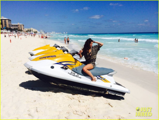 photo 4 in Nina Dobrev gallery [id711452] 2014-03-20 00:00:00