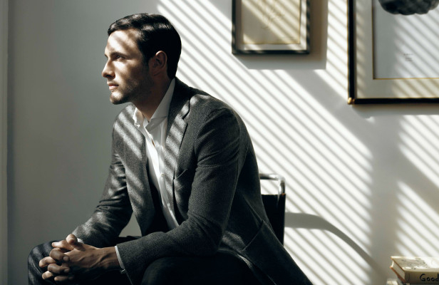 Noah Mills pic #371252