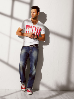 Noah Mills pic #408293