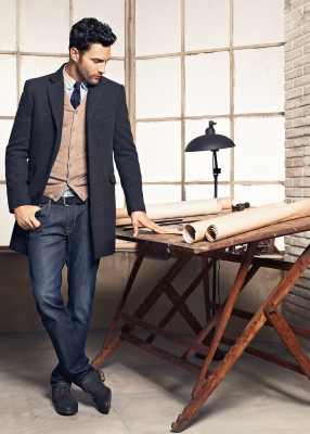 Noah Mills pic #554210