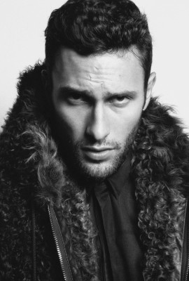 Noah Mills pic #310098