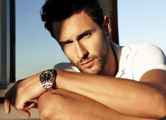 Noah Mills pic #405962