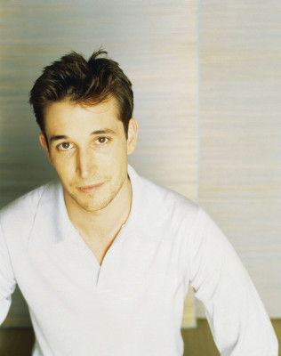 photo 6 in Noah Wyle gallery [id243034] 2010-02-12 00:00:00