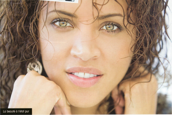 photo 11 in Noemie Lenoir gallery [id210220] 2009-11-19 00:00:00