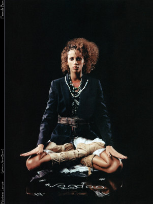 photo 3 in Noemie Lenoir gallery [id14569] -0001-11-30 00:00:00