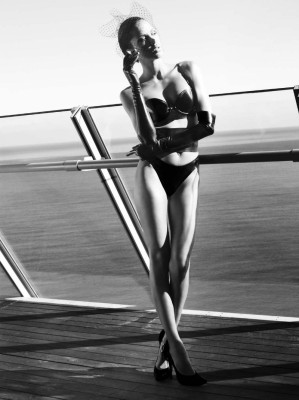 Noemie Lenoir pic #390285