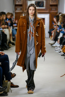 Noortje Haak - Loewe Fall/Winter 2021 Fashion Show in Paris