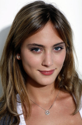 Nora Arnezeder pic #414029
