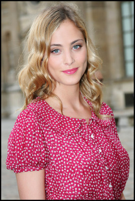 Nora Arnezeder pic #707777
