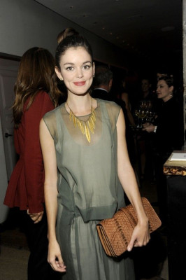 Nora Zehetner pic #713772