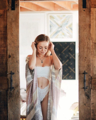 Oana Gregory – Photoshoot May 2019