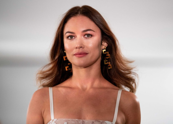 Olga Kurylenko – Walks Temperley London Show at LFW