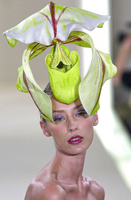 Olga Pantyushenkova for Philip Treacy Spring 2000 Couture 