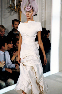 Olga Pantyushenkova for Philip Treacy Spring 2000 Couture 