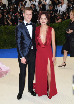 Olivia Cooke - Met Gala in NY 05/01/2017