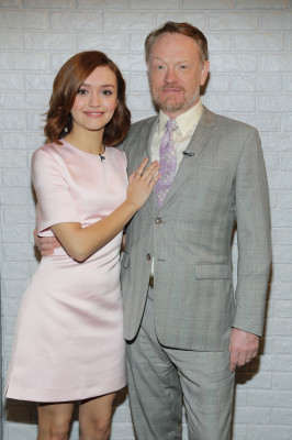 Olivia Cooke - Despierta America 04/17/2014