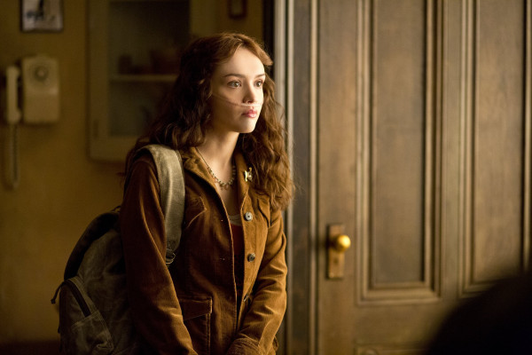 Olivia Cooke - Bates Motel (2013) 1x02 &#039;Nice Town You Picked, Norma...&#039;