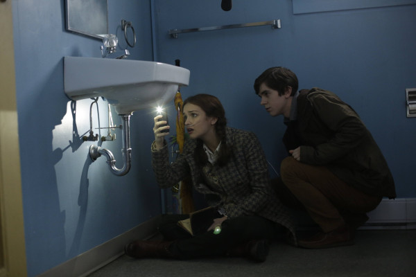 Olivia Cooke - Bates Motel (2013) 1x03 &#039;What&#039;s Wrong with Norman&#039;