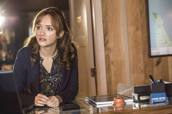 Olivia Cooke - Bates Motel (2014) 2x09 &#039;The Box&#039;