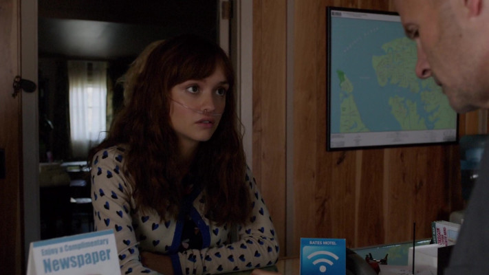 Olivia Cooke - Bates Motel (2015) 3x02 &#039;The Arcanum Club&#039;