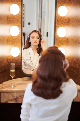 Olivia Cooke by Tung Walsh - Oscars Backstage // 2021