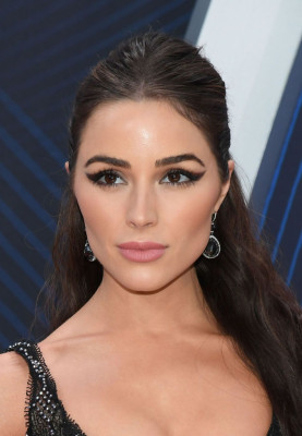 Olivia Culpo – 2018 CMA Awards
