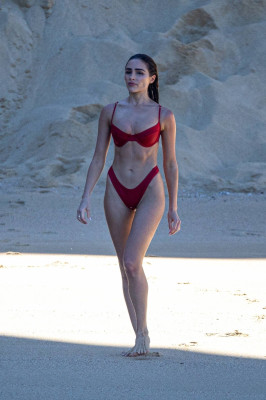 Olivia Culpo - Cabo San Lucas 01/15/2022