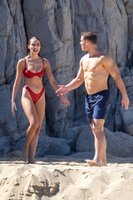 Olivia Culpo - Cabo San Lucas 01/15/2022