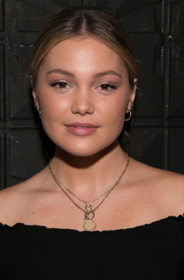 Olivia Holt – The Sayers Club in Hollywood 12/03/2019