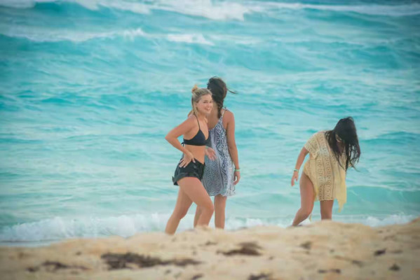Olivia Holt pic #1025460