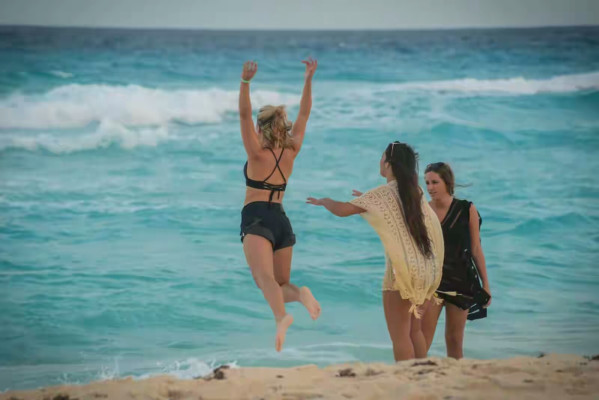 Olivia Holt pic #1025351