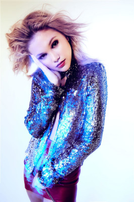 Olivia Holt Photoshoot – Rogue Magazine Summer Issue No6, June 2017