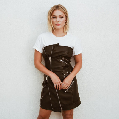 Olivia Holt – Social Media