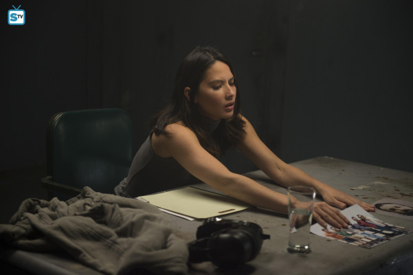 Olivia Munn - Six (2018) 2x02 &#039;Ghosts&#039;