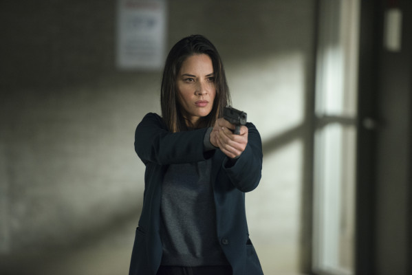 Olivia Munn - Six (2018) 2x08 &#039;Scorpions in a Bottle&#039;
