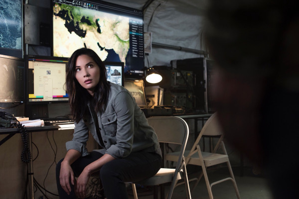 Olivia Munn - Six (2018) 2x10 &#039;Danger Close&#039;