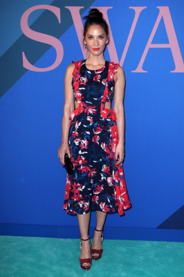 Olivia Munn – CFDA Fashion Awards in New York