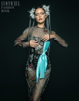 Olivia Ponton for L&#039;OFFICIEL FASHION BOOK, December 2022
