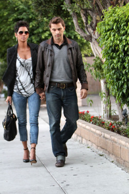 photo 7 in Olivier Martinez gallery [id572356] 2012-10-22 00:00:00