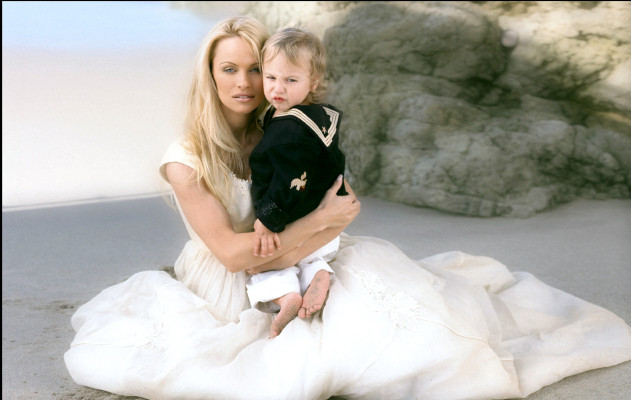 Pamela Anderson pic #107975