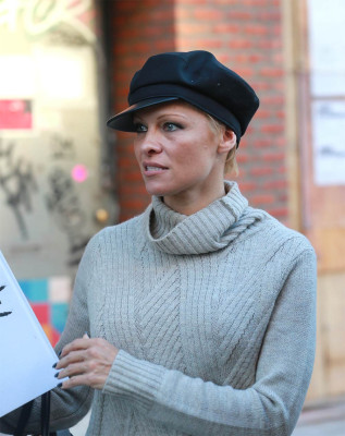Pamela Anderson pic #712301