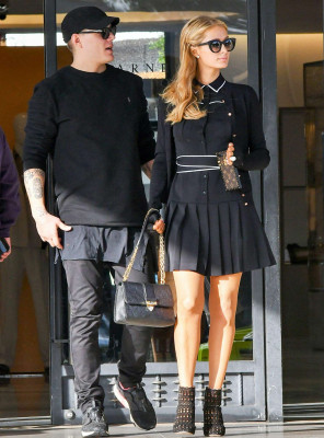 Paris Hilton pic #1029117