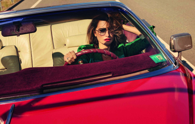 Penelope Cruz - ELLE Spain (December 2021)