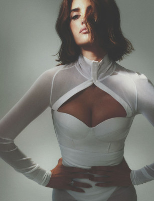 Penelope Cruz – ELLE Spain April 2024