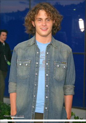 Penn Badgley pic #322090